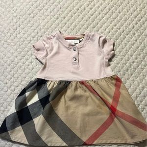 Butberry dress 9M used only one time is like new smoke free home